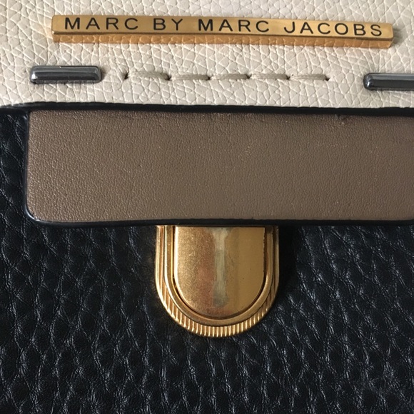 Authentic Marc By Marc Jacobs Sheltered Island Cross Body Bag - Picture 8 of 16
